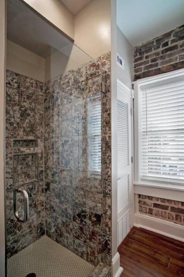 Villa Newly Renovated 4 Bed 3 Bath And 2 Parking Spots Savannah Esterno foto