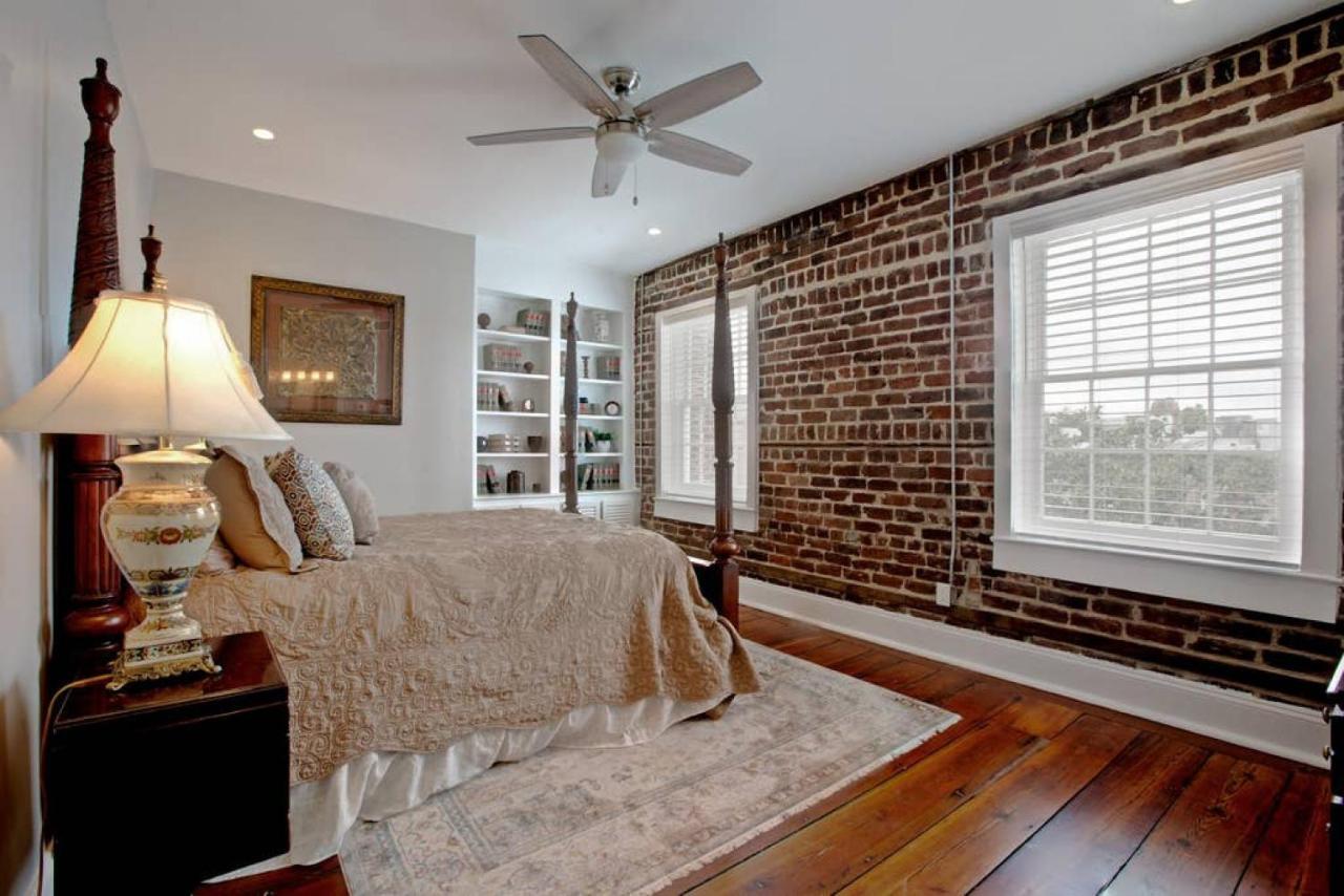 Villa Newly Renovated 4 Bed 3 Bath And 2 Parking Spots Savannah Esterno foto