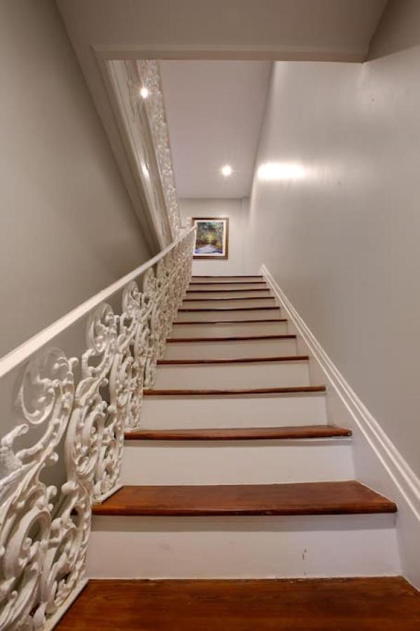 Villa Newly Renovated 4 Bed 3 Bath And 2 Parking Spots Savannah Esterno foto
