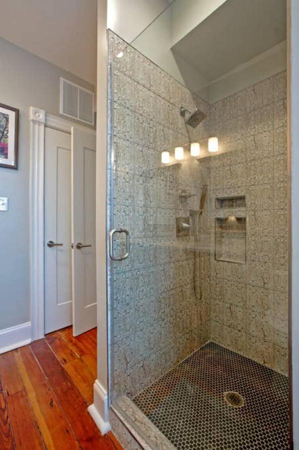 Villa Newly Renovated 4 Bed 3 Bath And 2 Parking Spots Savannah Esterno foto
